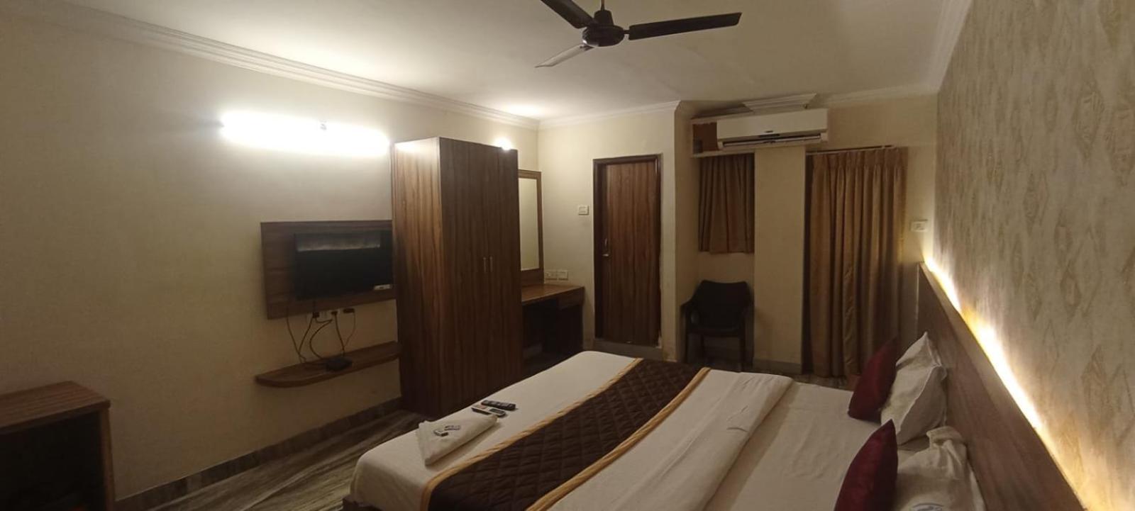 Hotel Raj Meridian, Tambaram Chennai Exterior foto